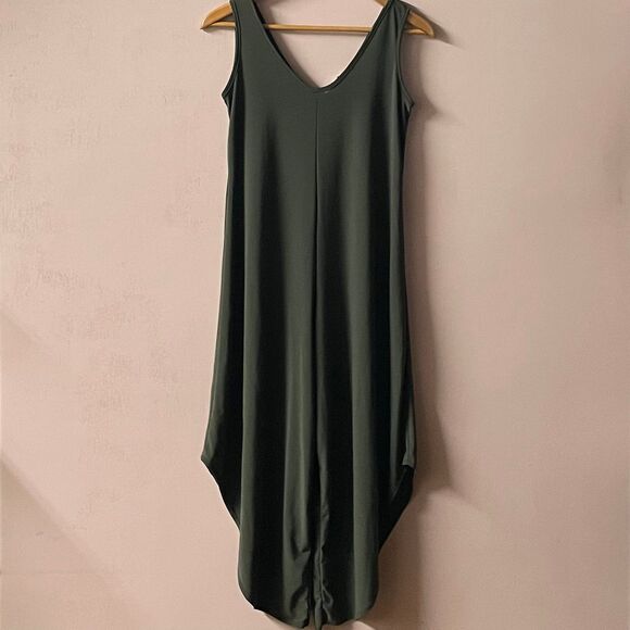 Tash + Sophie Dark Olive Green Asymmetrical Hem Jumpsuit NWT Size XS - Picture 1 of 10